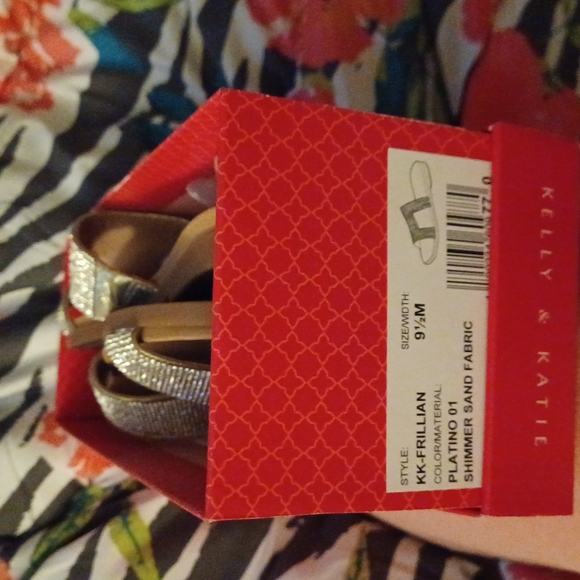 Sandals - Picture 3 of 3